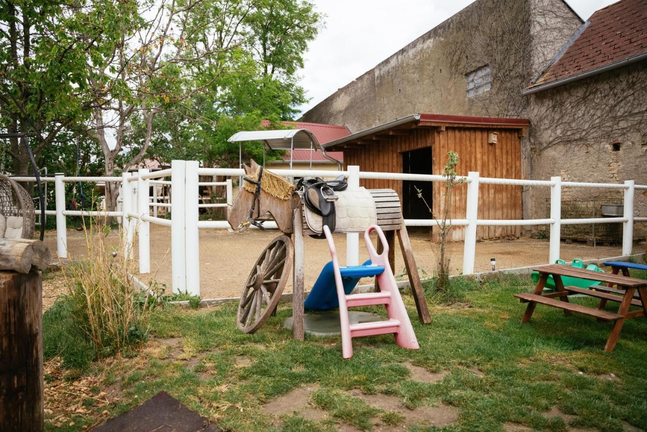 Ranchzimmer Am Hippo-Campus Reit- Und Therapiezentrum Deutsch Haslau Dış mekan fotoğraf